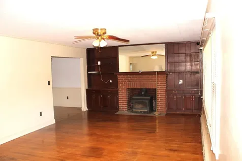 149 Hall Avenue Henniker NH 03242