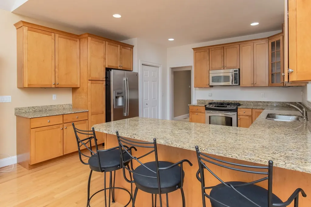 17 Freemans Way Hollis NH 03049