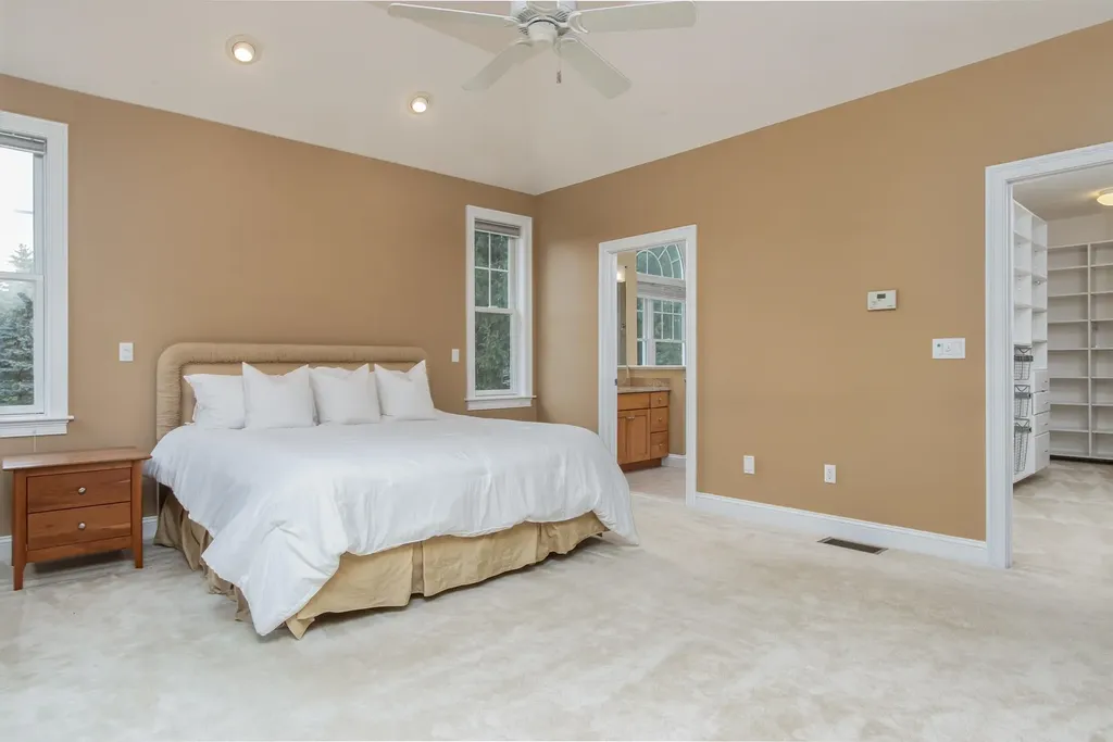 17 Freemans Way Hollis NH 03049