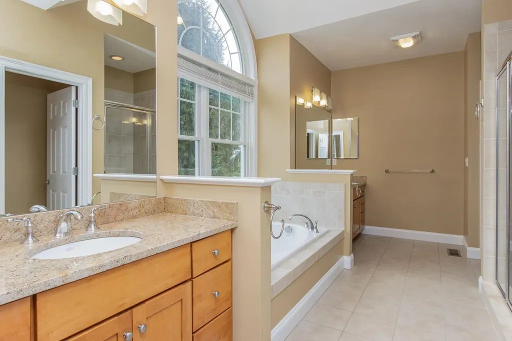 17 Freemans Way Hollis NH 03049
