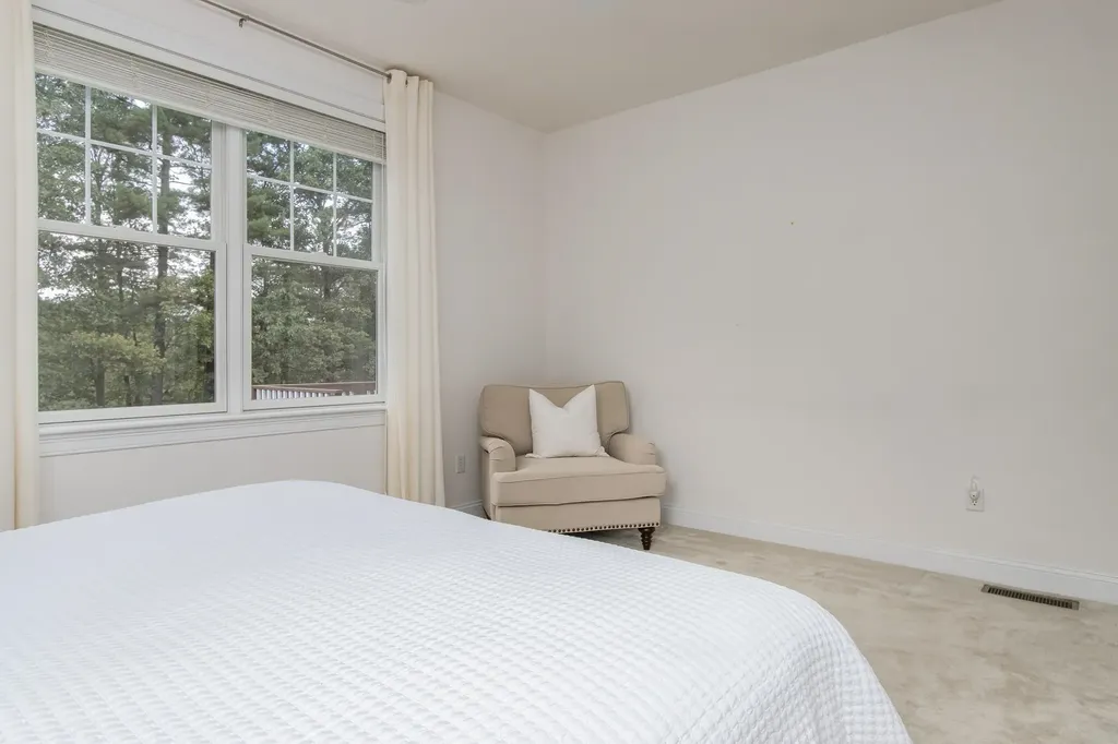 17 Freemans Way Hollis NH 03049