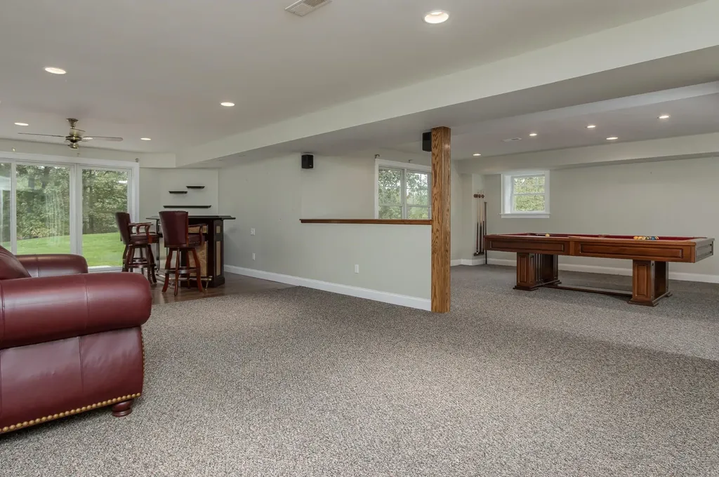 17 Freemans Way Hollis NH 03049
