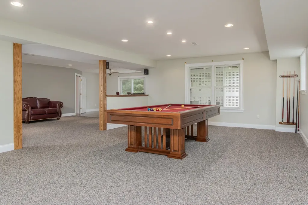 17 Freemans Way Hollis NH 03049