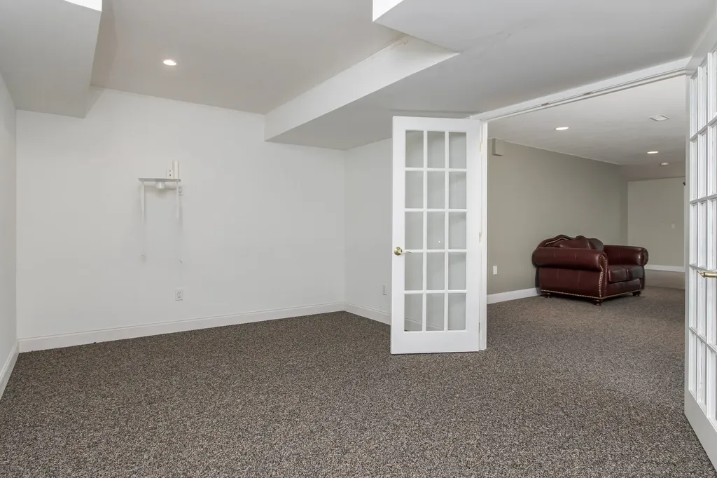 17 Freemans Way Hollis NH 03049
