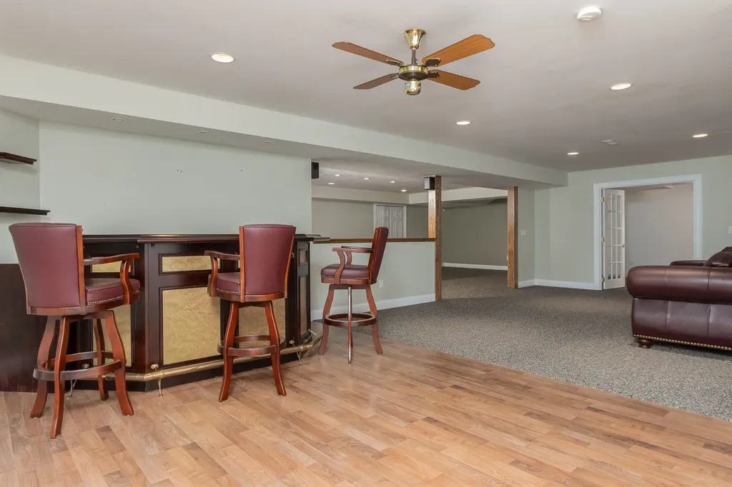 17 Freemans Way Hollis NH 03049