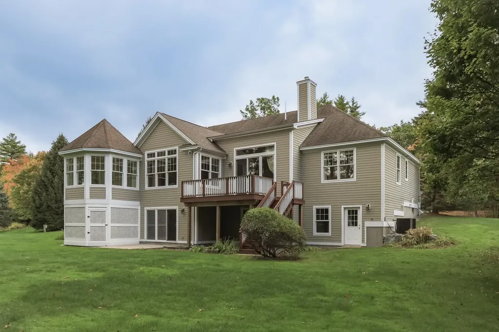 17 Freemans Way Hollis NH 03049