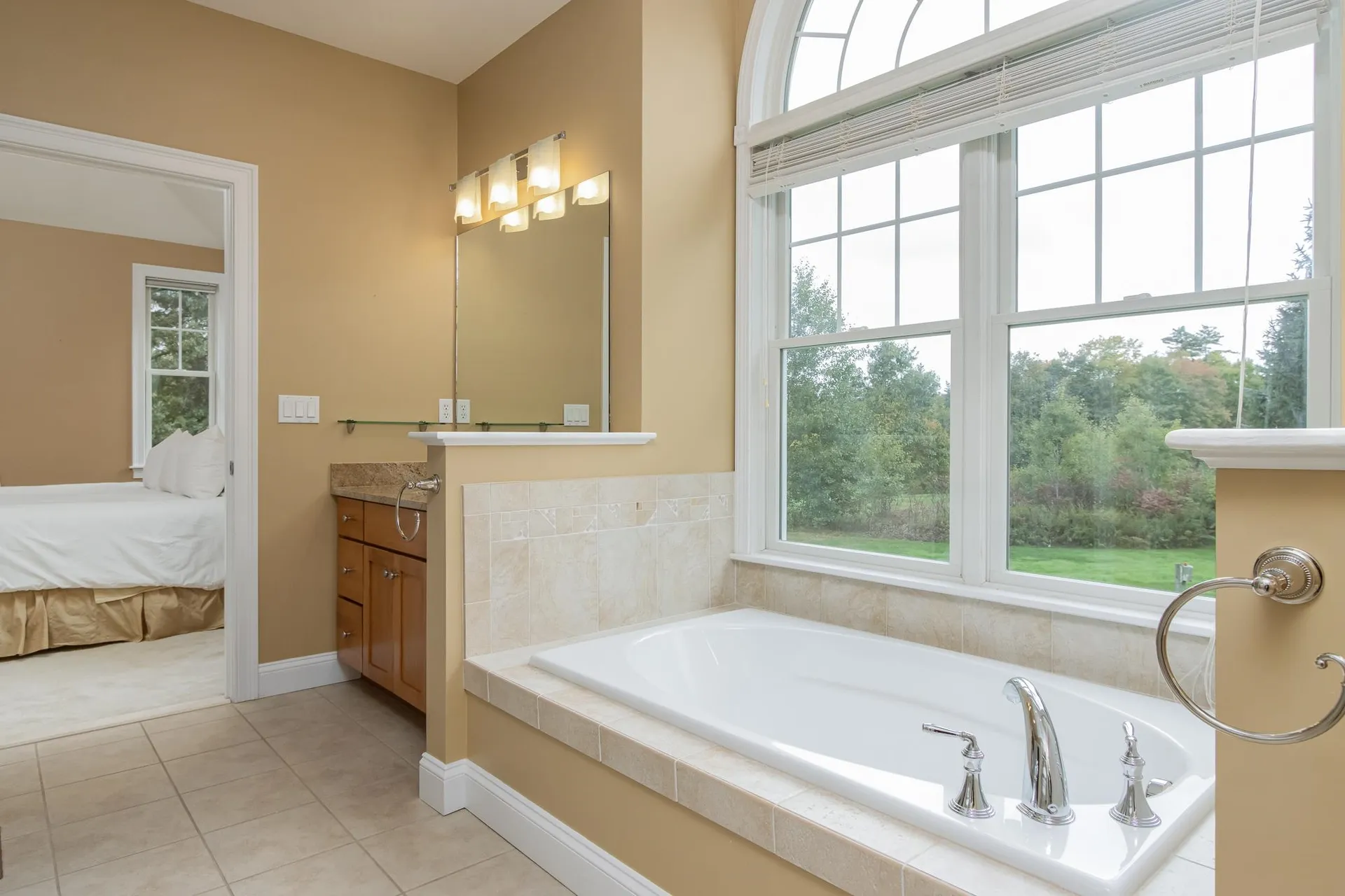 17 Freemans Way Hollis NH 03049