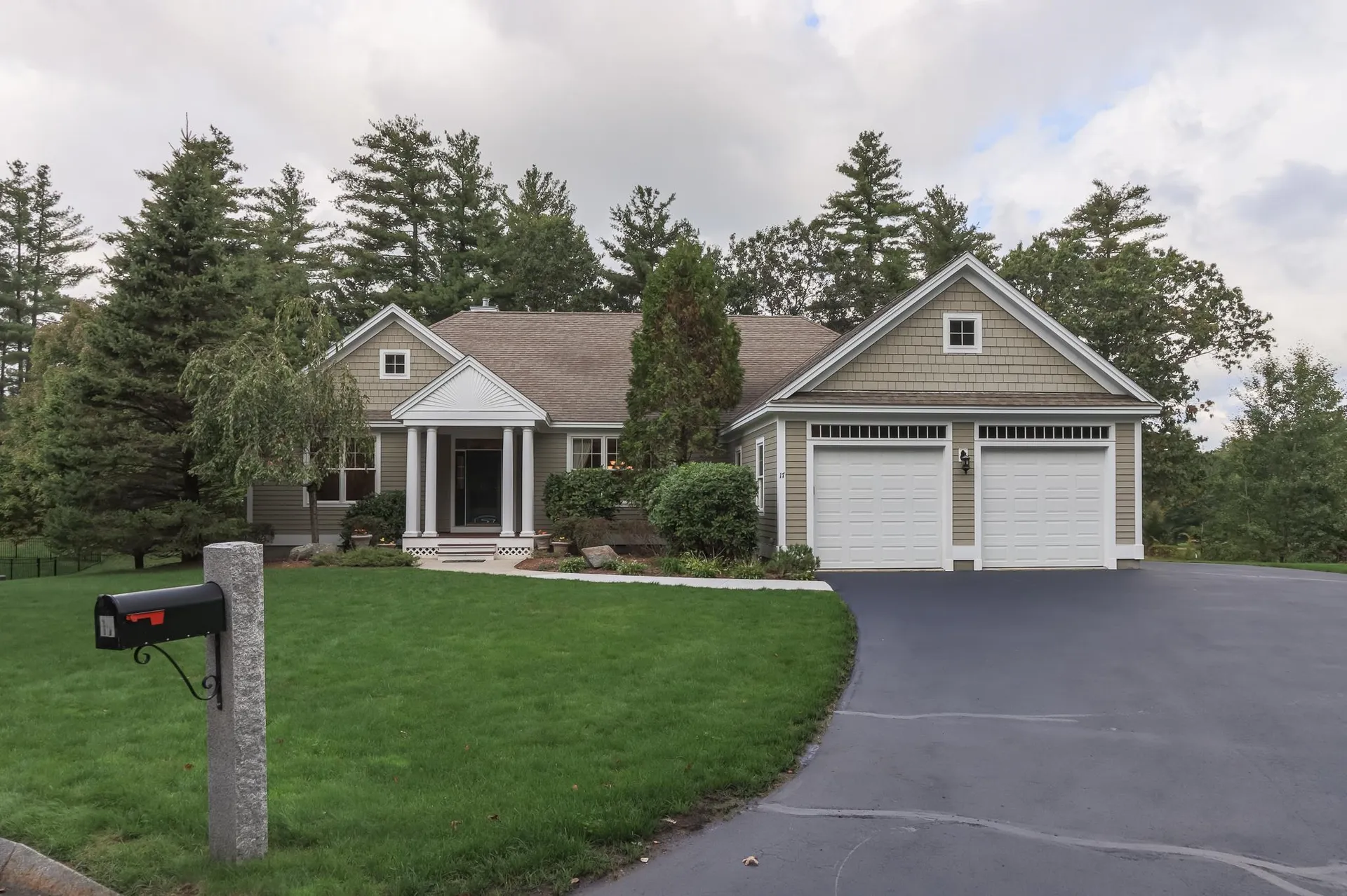17 Freemans Way Hollis NH 03049