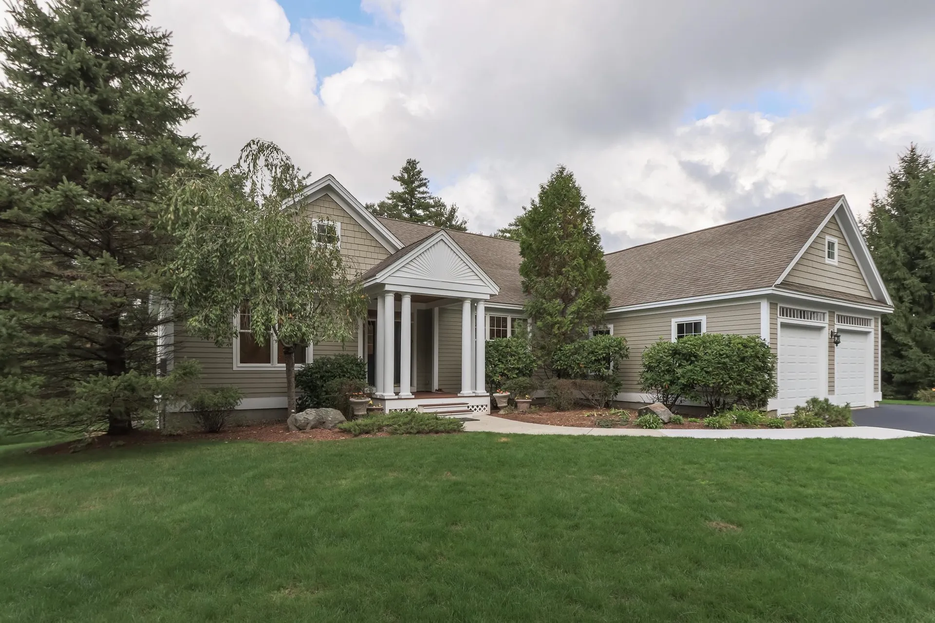 17 Freemans Way Hollis NH 03049