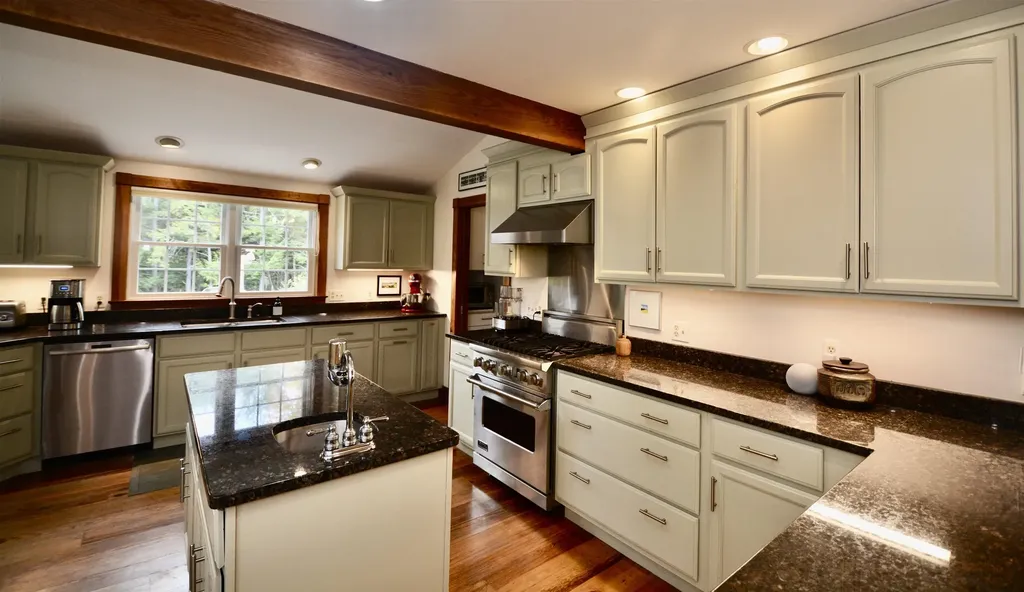 23 Wildwood Drive Grantham NH 03753