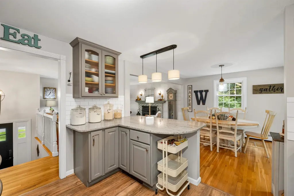 20 Barkland Drive Derry NH 03038