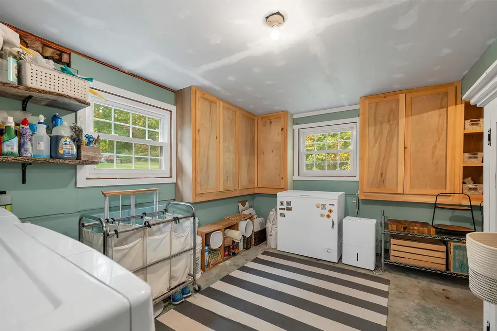 20 Barkland Drive Derry NH 03038