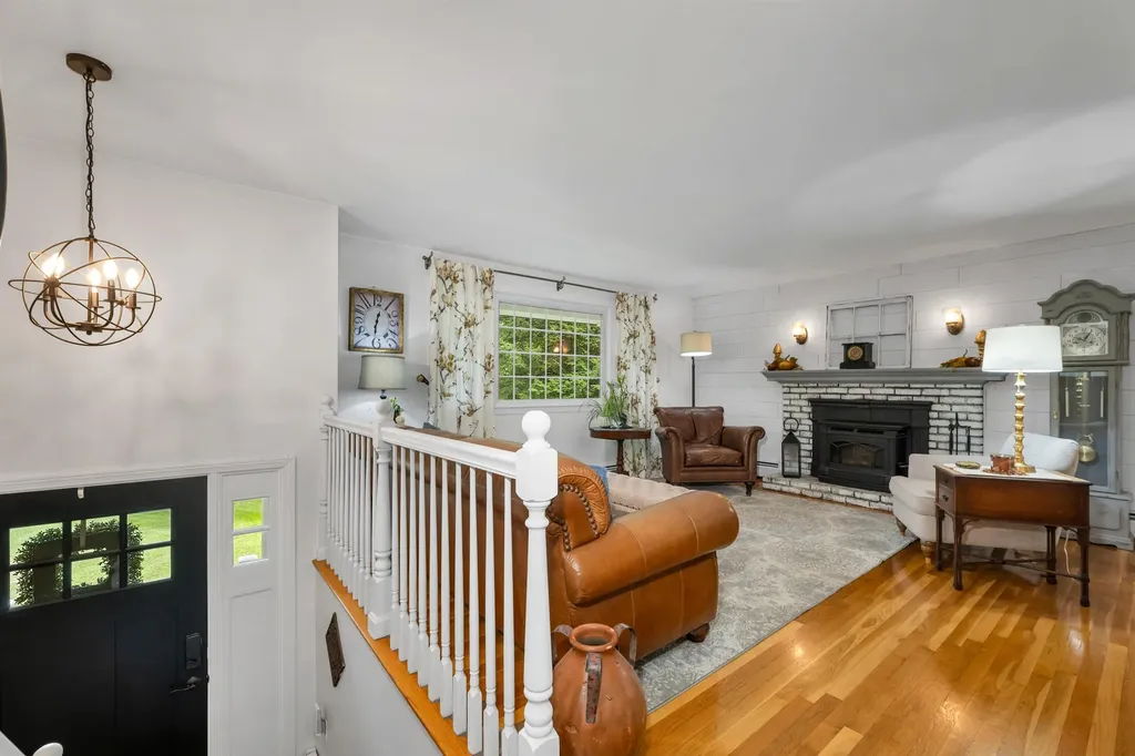 20 Barkland Drive Derry NH 03038