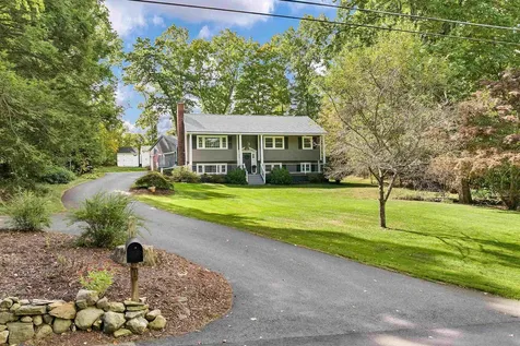 20 Barkland Drive Derry NH 03038