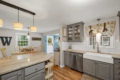 20 Barkland Drive Derry NH 03038