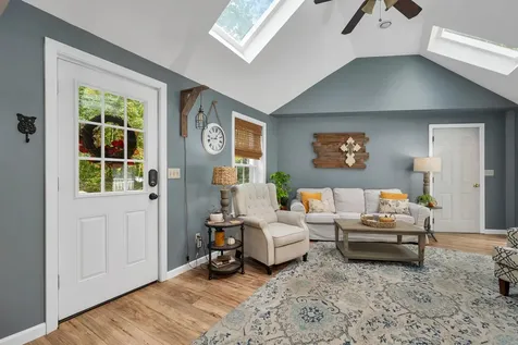 20 Barkland Drive Derry NH 03038