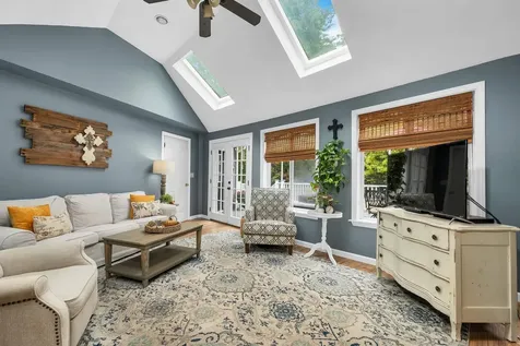 20 Barkland Drive Derry NH 03038