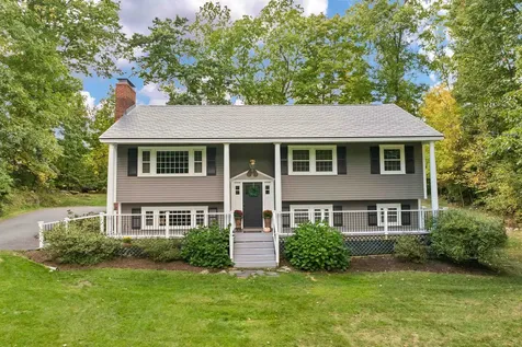 20 Barkland Drive Derry NH 03038