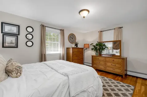 20 Barkland Drive Derry NH 03038