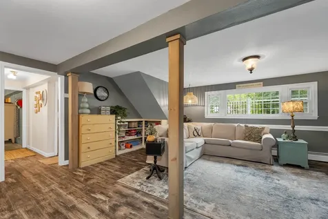 20 Barkland Drive Derry NH 03038