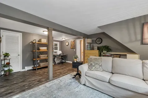 20 Barkland Drive Derry NH 03038