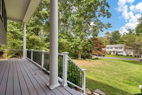 20 Barkland Drive Derry NH 03038
