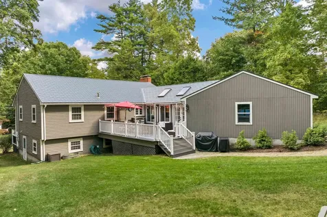 20 Barkland Drive Derry NH 03038