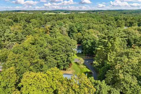 20 Barkland Drive Derry NH 03038