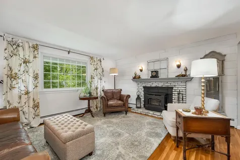 20 Barkland Drive Derry NH 03038