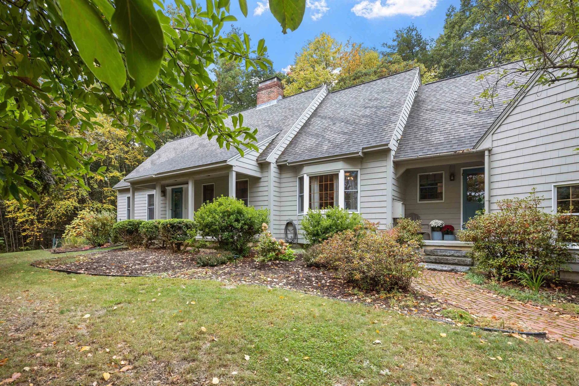 16 Nathaniel Drive Amherst NH 03031