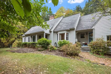 16 Nathaniel Drive Amherst NH 03031