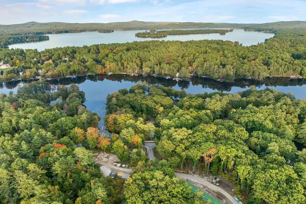 86 River Street Wolfeboro NH 03894