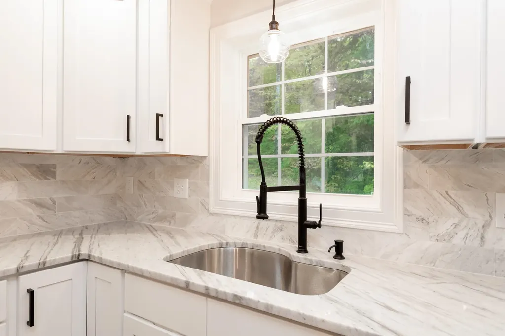 31 E Sutton Road Warner NH 03278