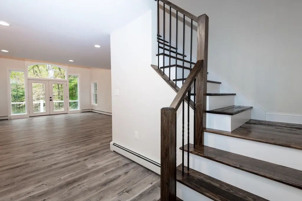 31 E Sutton Road Warner NH 03278