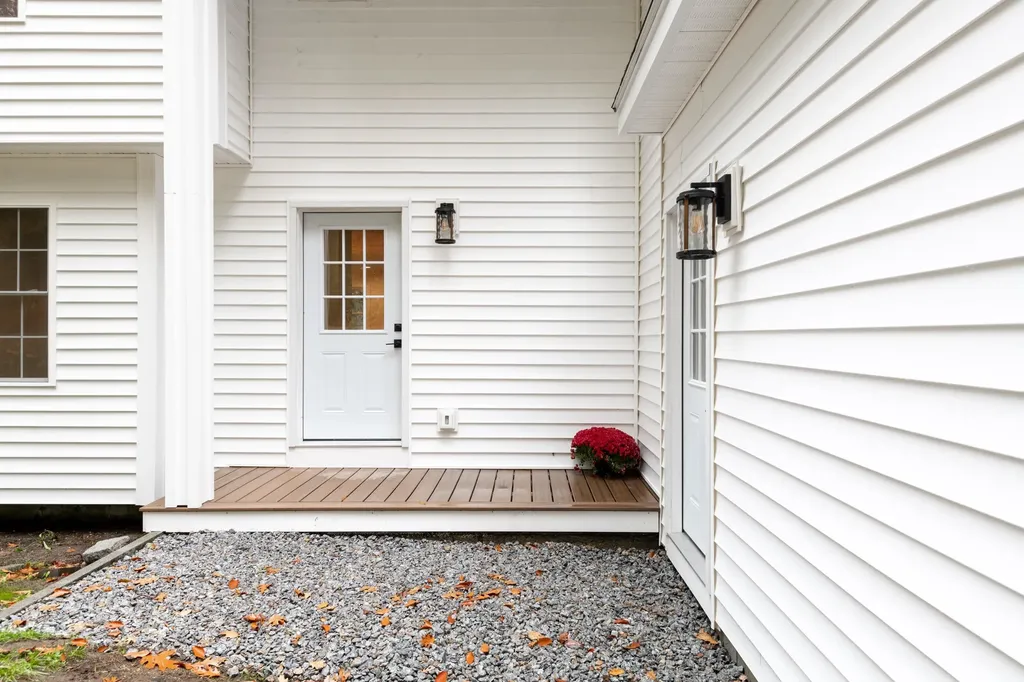 31 E Sutton Road Warner NH 03278