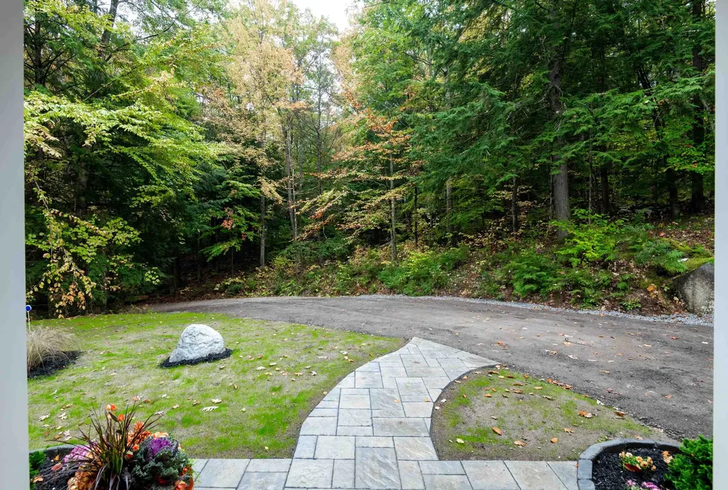 31 E Sutton Road Warner NH 03278