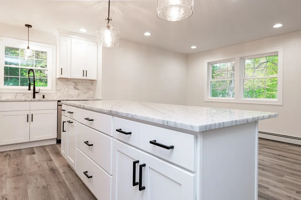 31 E Sutton Road Warner NH 03278