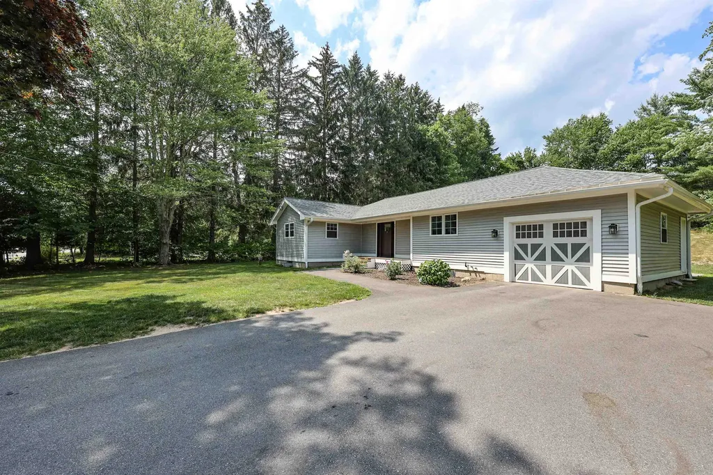49 N Amherst Road Bedford NH 03110