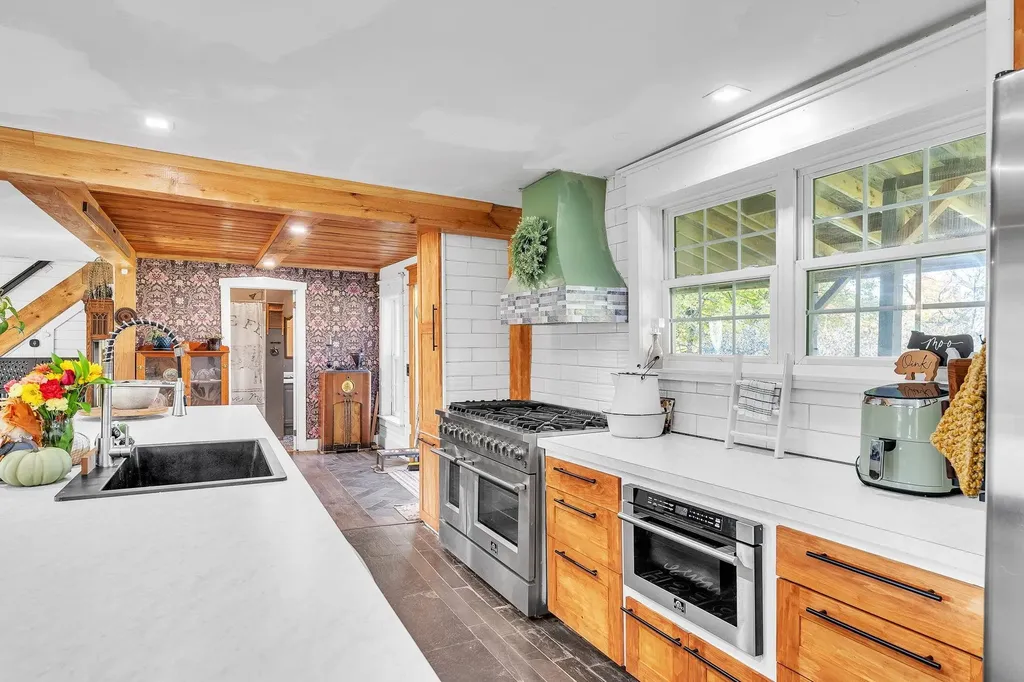 18 Ferno Road Williamstown VT 05679