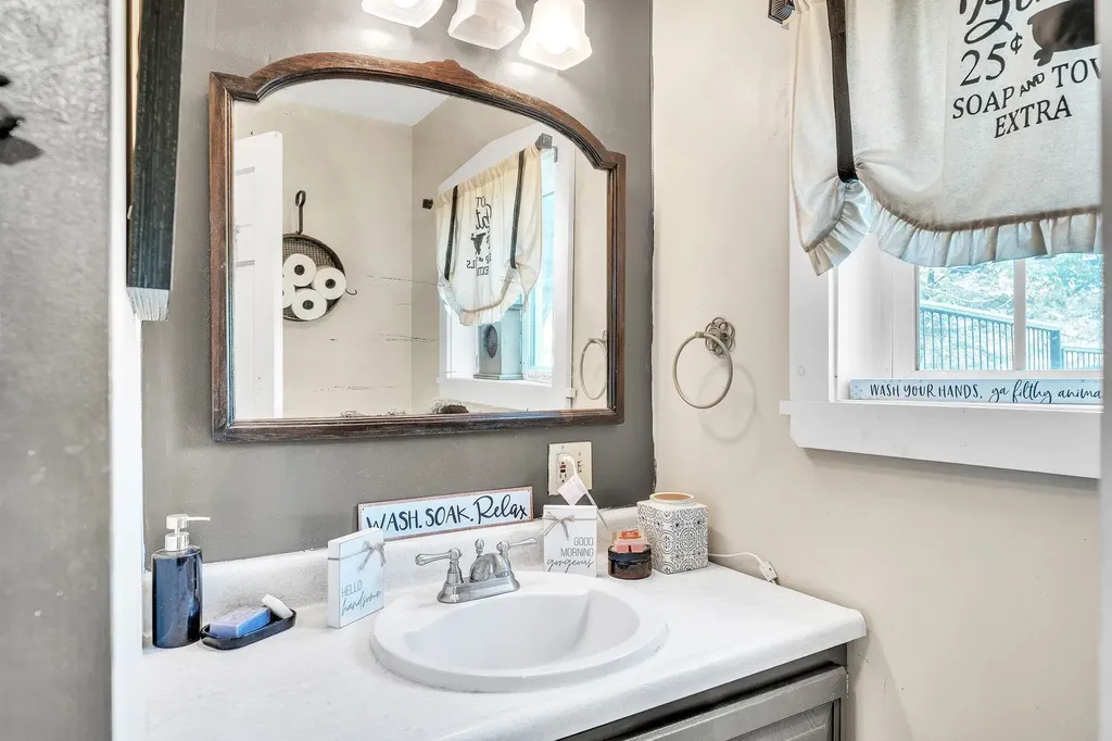 18 Ferno Road Williamstown VT 05679