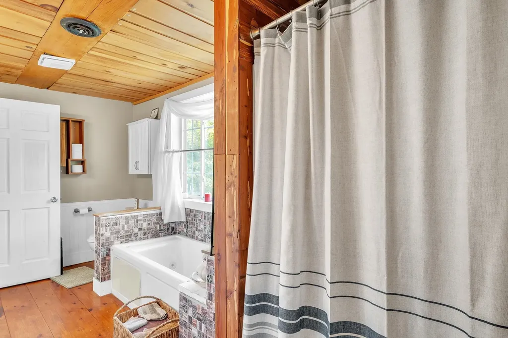 18 Ferno Road Williamstown VT 05679