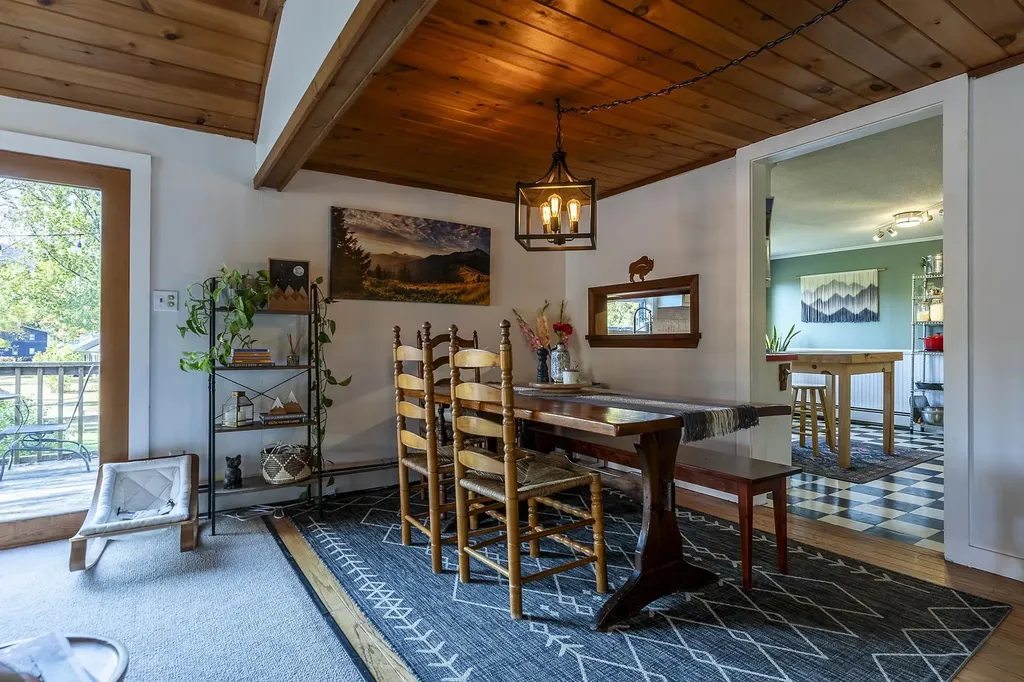 21 Roberts Road Manchester VT 05255