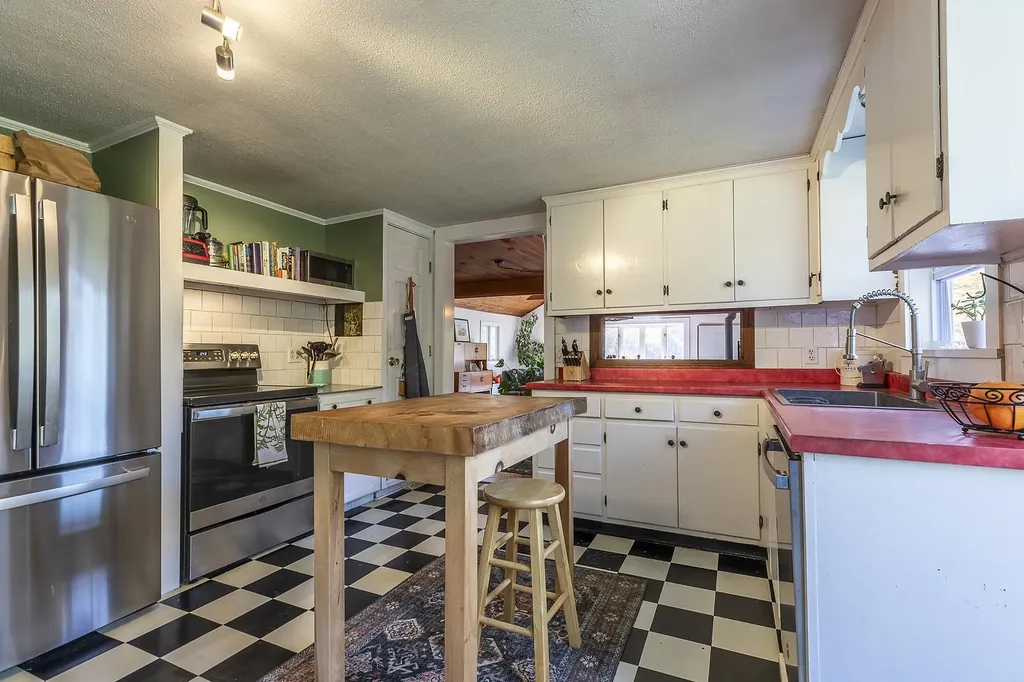 21 Roberts Road Manchester VT 05255