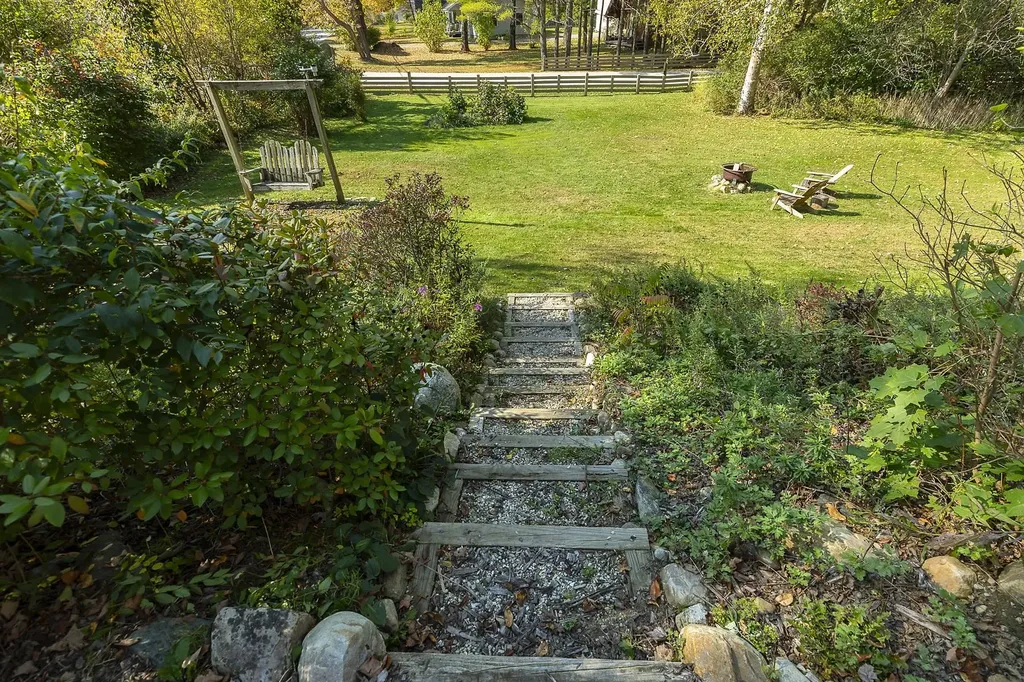 21 Roberts Road Manchester VT 05255