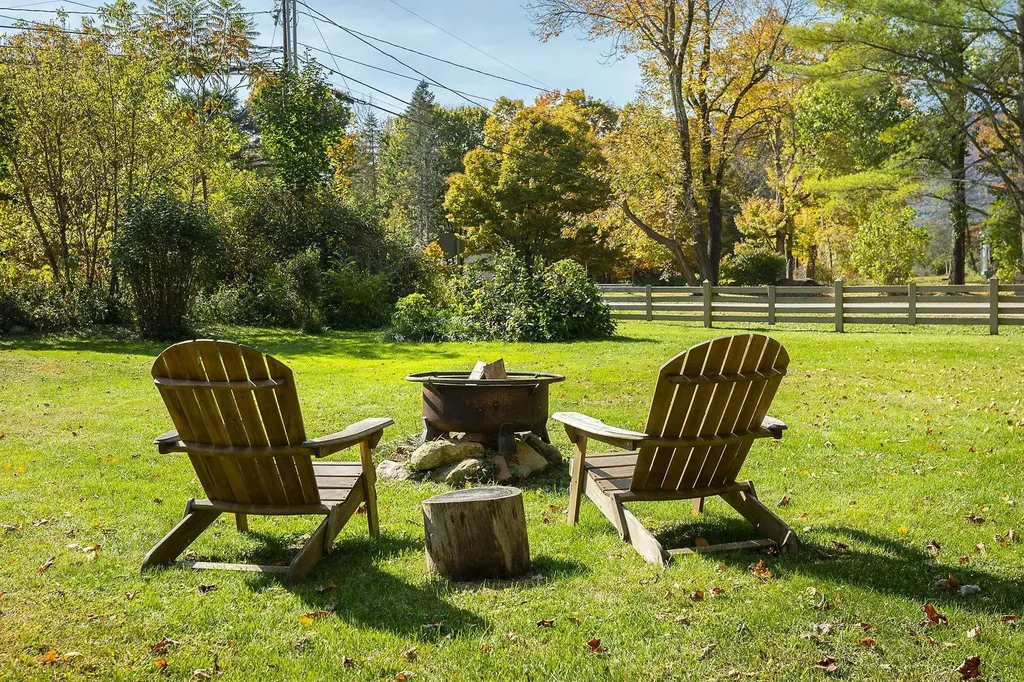 21 Roberts Road Manchester VT 05255