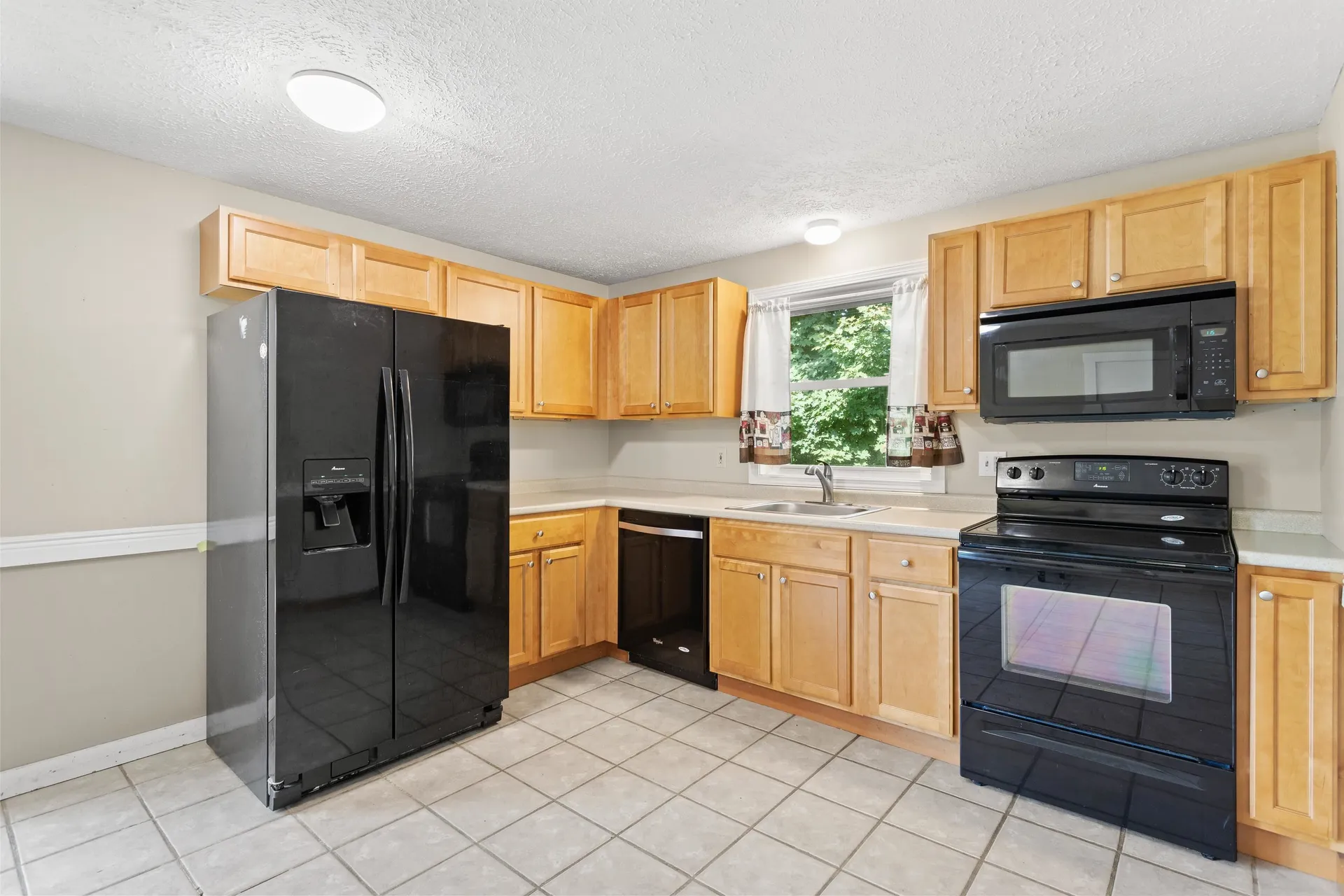 5 Summers Avenue Allenstown NH 03275