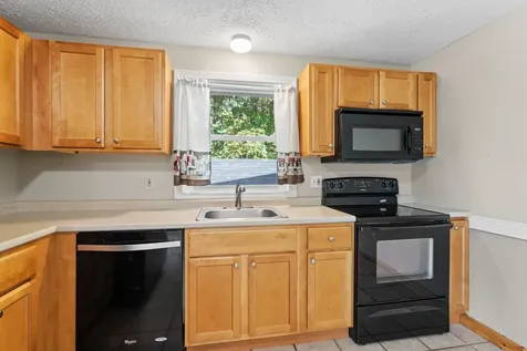 5 Summers Avenue Allenstown NH 03275