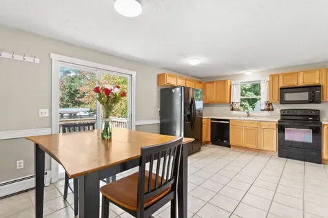 5 Summers Avenue Allenstown NH 03275