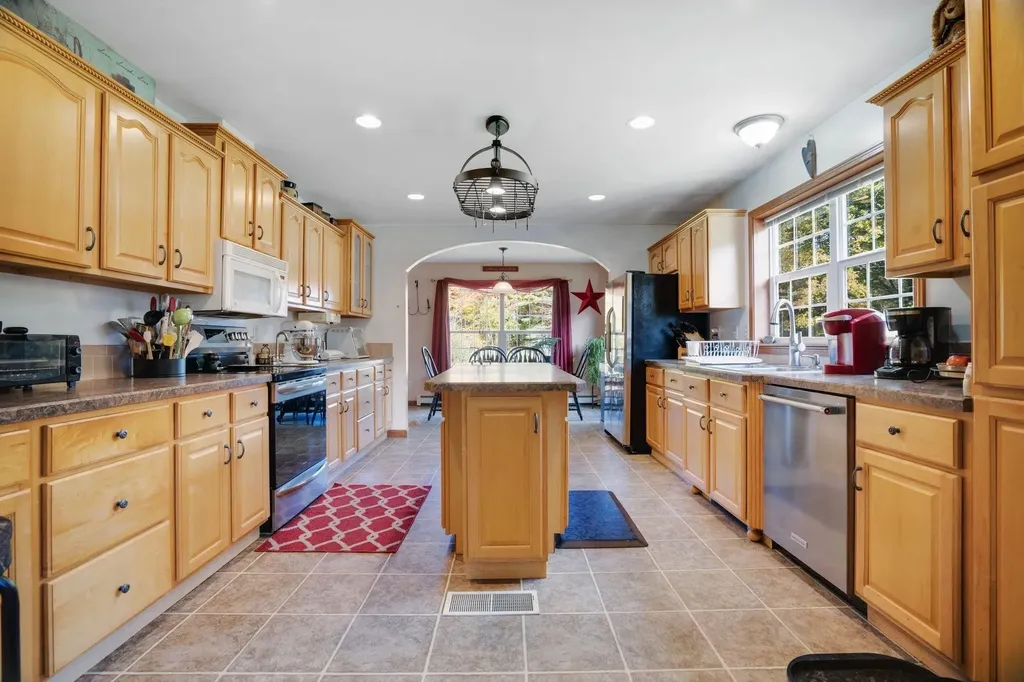 1172 2nd Nh Turnpike Unity NH 03773