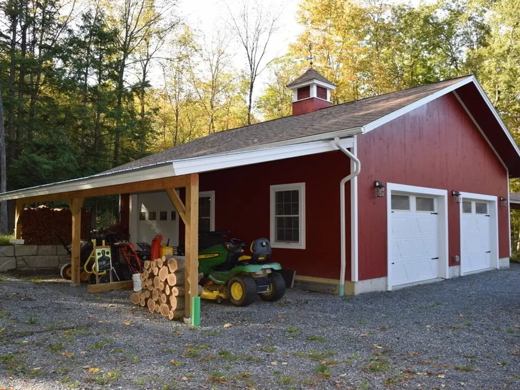 1354 Roscoe Road Charlotte VT 05445